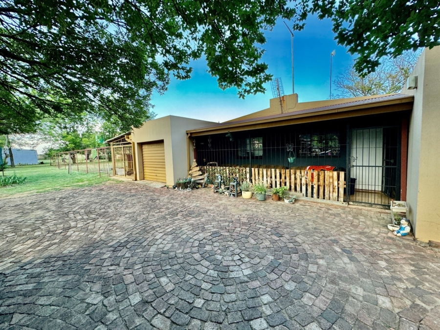 5 Bedroom Property for Sale in Vyfhoek A H North West